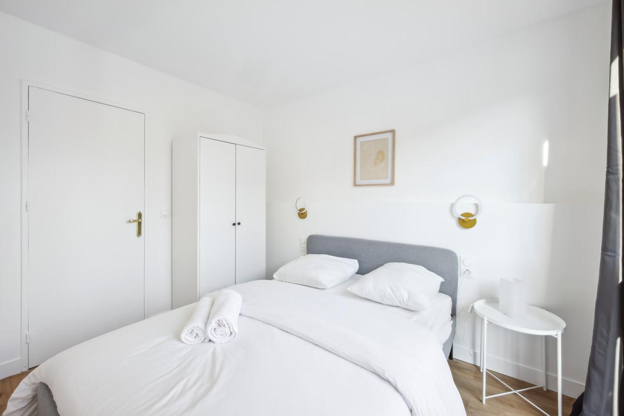 Appartamento Chic Apart With Parking Chaville Esterno foto